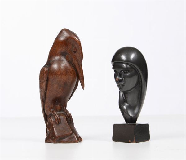 Due piccole sculture in legno: Profilo di donna stilizzata e un Martin pescatore, anni “30