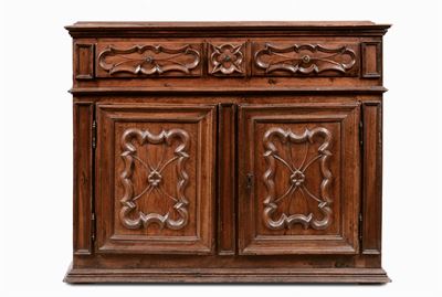 Credenza in Noce a Due Sportelli e Tre Cassetti, XVIII Secolo