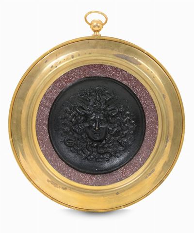 Medaglione con Testa di Medusa, Entro Cornice in Bronzo Dorato e Interno in Porfido, XIX Secolo