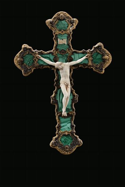 Crocifisso con Corpus Christi in Avorio su Croce in Rame Dorato, Argento e Malachite. Roma, Secon...