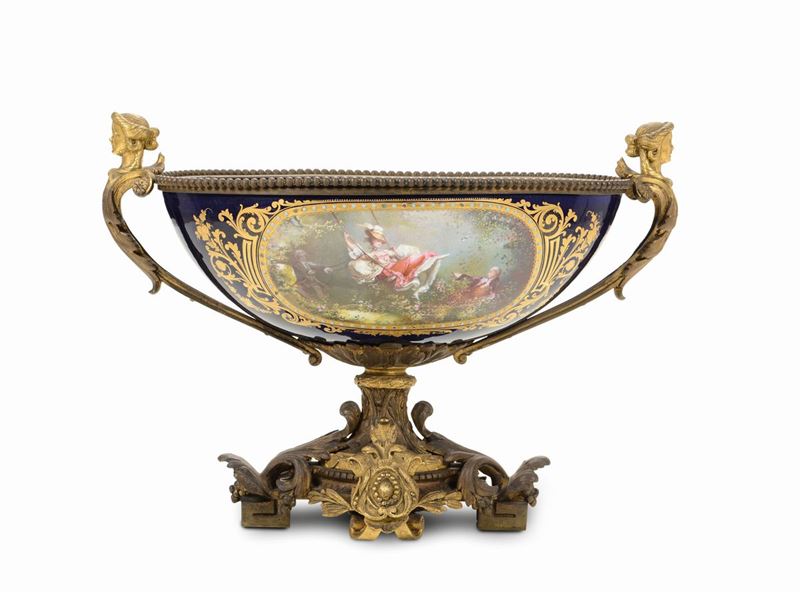 Coppa biansata Francia, seconda metà del XIX secolo  - Auction Majolica and Porcelain - Cambi Casa d'Aste