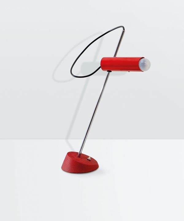 Gino Sarfatti, a 566 table lamp with a cast iron base, a chromed metal structure and a lacquered aluminum shade. Arteluce Prod., Italy, 1956
