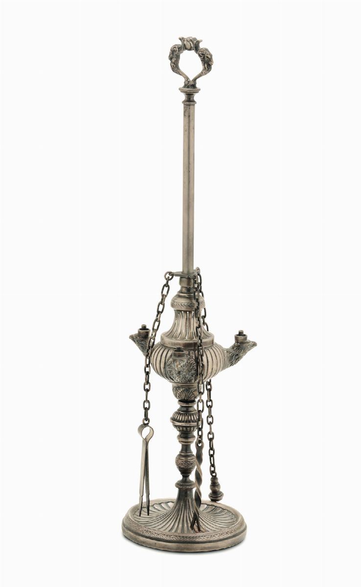 Lucerna in argento in stile antico, XIX-XX secolo  - Auction Fine Art - Cambi Casa d'Aste