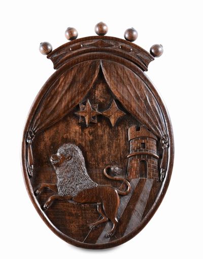 Stemma Nobiliare in Legno Intagliato, XIX Secolo