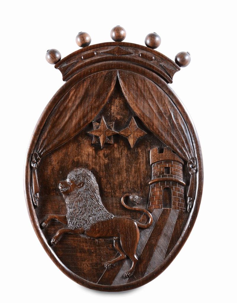 Stemma nobiliare in legno intagliato, XIX secolo  - Asta Antiquariato - I - Cambi Casa d'Aste