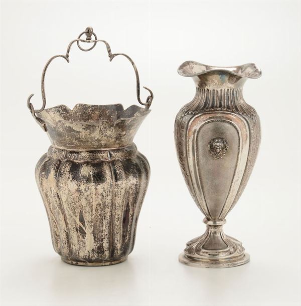 Secchiello e vaso in argento, manifattura italiana del XX secolo