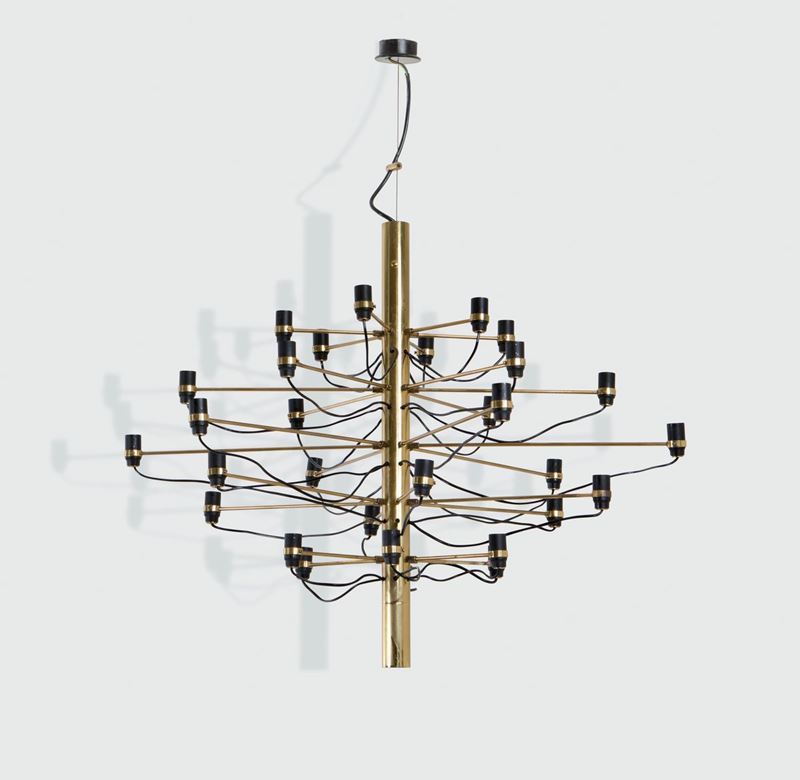 Gino Sarfatti, a brass chandelier. First series original label. Arteluce Prod., Italy, 1958  - Auction Design 200 - Cambi Casa d'Aste