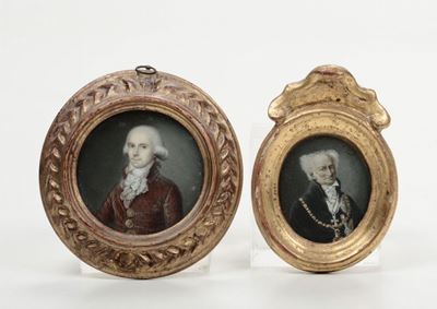 Lotto di Due Miniature Diverse