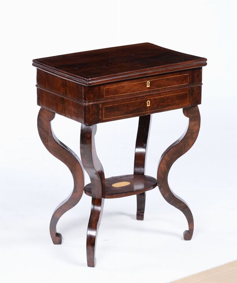 Tavolino da lavoro impiallaciato in mogano, XIX secolo  - Auction Fine Art Timed Auction - V - Cambi Casa d'Aste