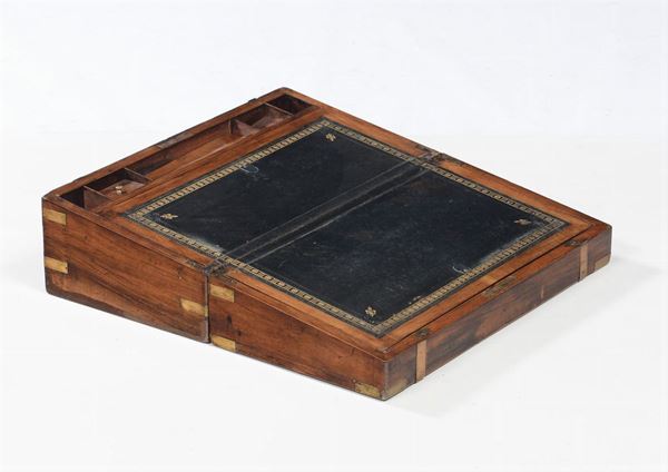 Scrittoio da viaggio in legno, XIX secolo