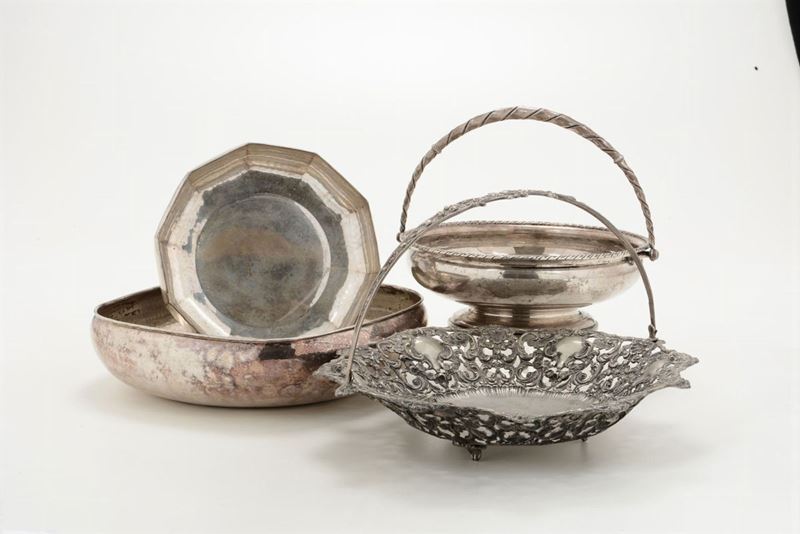 Lotto di oggetti in argento, manifattura italiana del XX secolo  - Auction Fine Art - I - Cambi Casa d'Aste