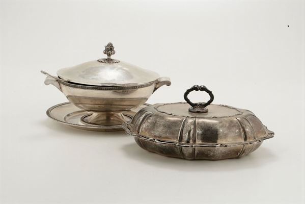 Due zuppiere in argento, manifattura italiana del XX secolo