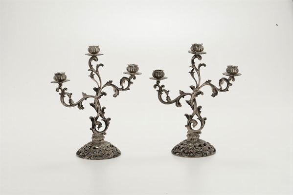 Coppia di candelabri in argento a tre luci, manifattura italiana del XX secolo