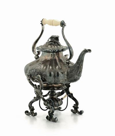 Samovar in Argento Fuso, Sbalzato e Cesellato. Vienna 1890