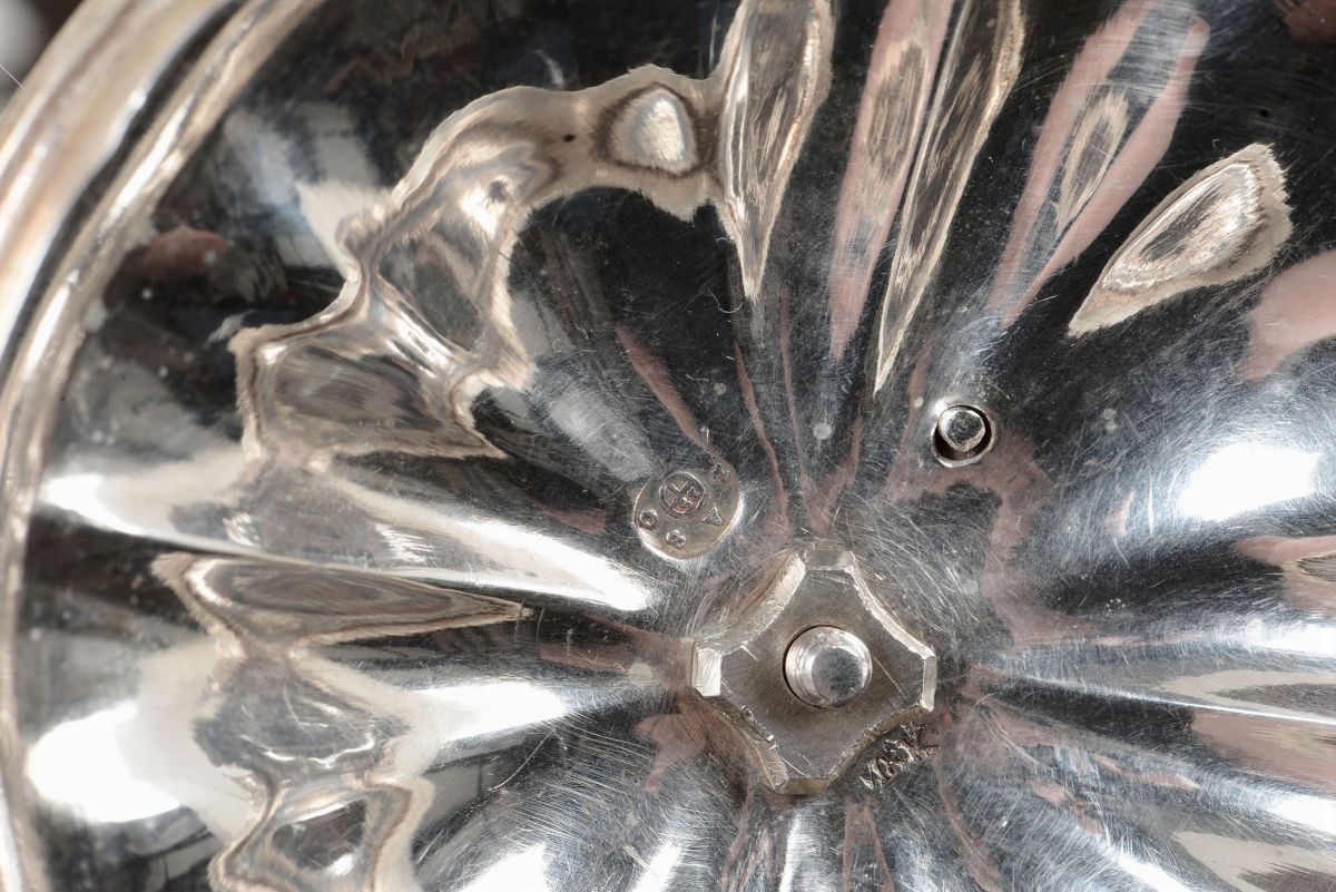 Samovar in Argento Fuso, Sbalzato e Cesellato. Vienna 1890