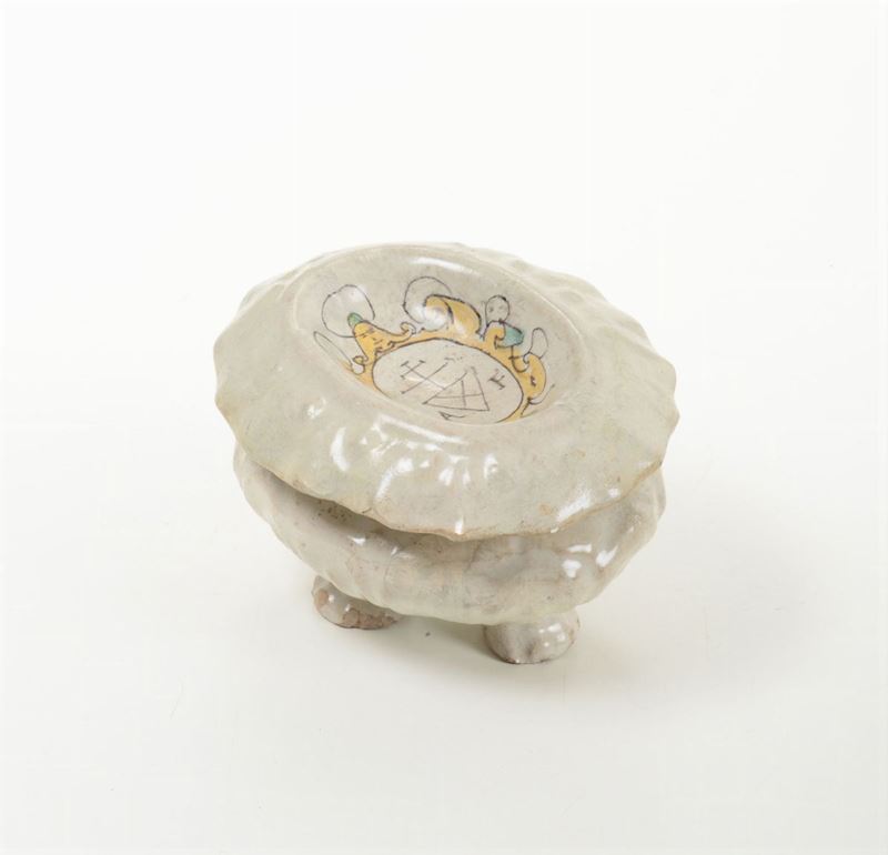 Saliera Deruta o Acquapendente, inizio del XVII secolo  - Auction Ceramics and Antiquities - Cambi Casa d'Aste