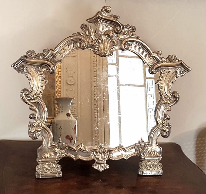 Specchiera da cartagloria in metallo argentato, XIX secolo  - Asta Asta a Tempo Arredi e Antiquariato - V - Cambi Casa d'Aste