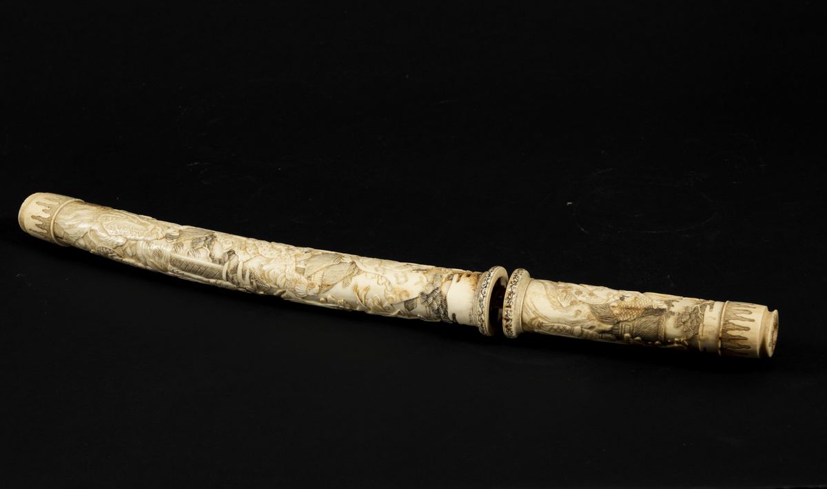 Tanta Scolpito in Avorio con Personaggi, Giappone, Epoca Meiji, XIX Secolo