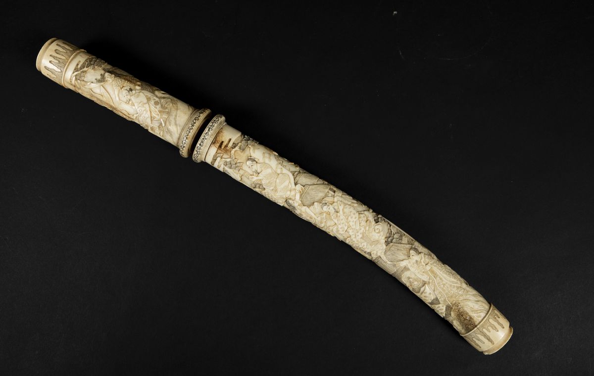 Tanta Scolpito in Avorio con Personaggi, Giappone, Epoca Meiji, XIX Secolo