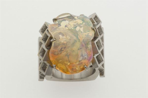 Opal and gold ring. Signed Enrico Cirio
