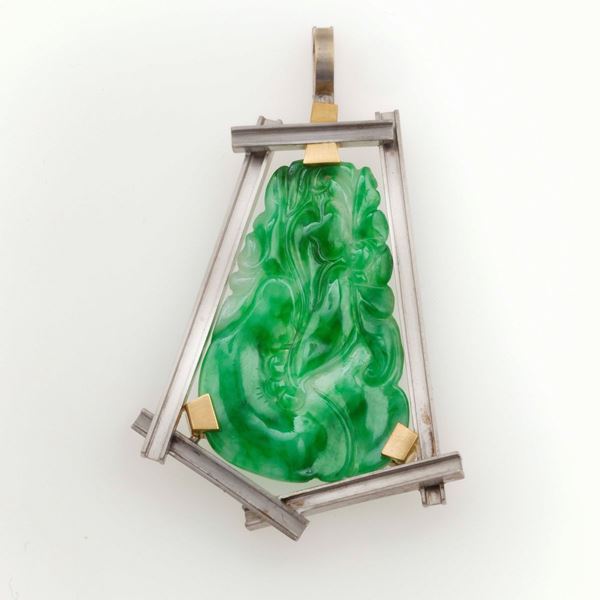 Jade and gold pendant. Signed Enrico Cirio