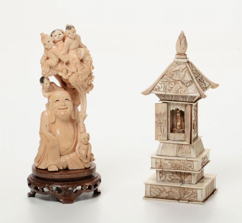 Lotto composto da piccola pagoda e figura di saggio con fanciulli scolpiti in avorio, Cina, inizio XX secolo  - Asta Arte Orientale - Cambi Casa d'Aste