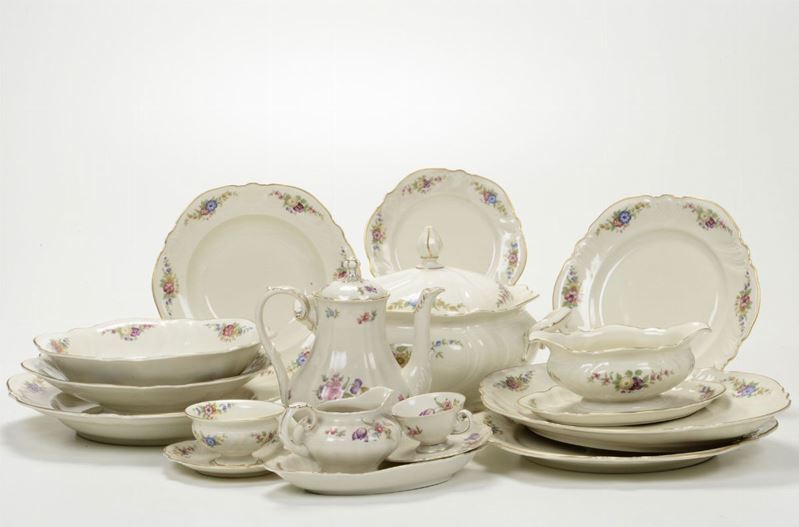 Servizio di piatti in porcellana Rosenthal  - Asta Asta a Tempo Ceramiche - III - Cambi Casa d'Aste