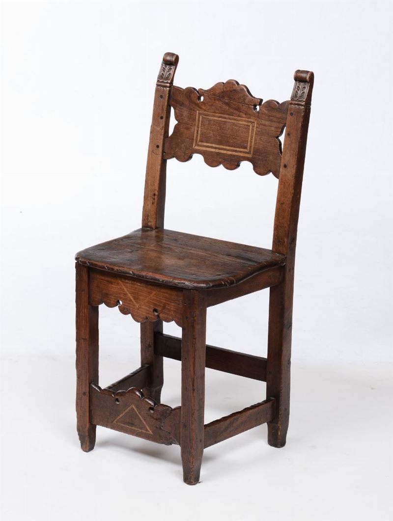 Piccola sedia in noce, XVII secolo  - Asta Asta a Tempo Arredi e Antiquariato - V - Cambi Casa d'Aste