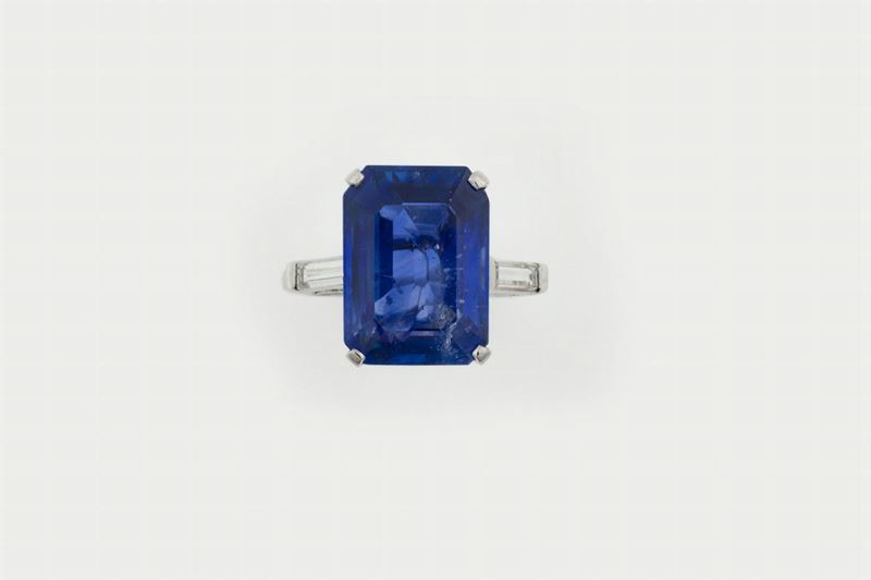 Sri Lankan sapphire weighing 11.85 carats. No indications of heating  - Auction Fine Jewels - Cambi Casa d'Aste