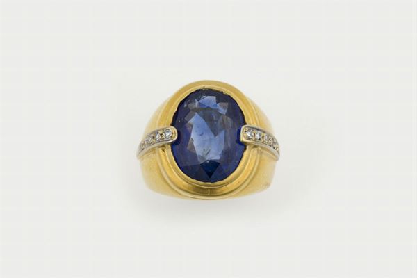 Burmese sapphire weighing 10.09 carats. No indications of heating