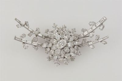 Spilla con Diamanti Taglio Ovale, Navette, Goccia, e Baguette