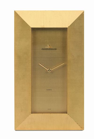 Jaeger Lecoultre. Orologio da Tavolo, di Forma Rettangolare, al Quartzo, in Ottone Dorato. Realiz...