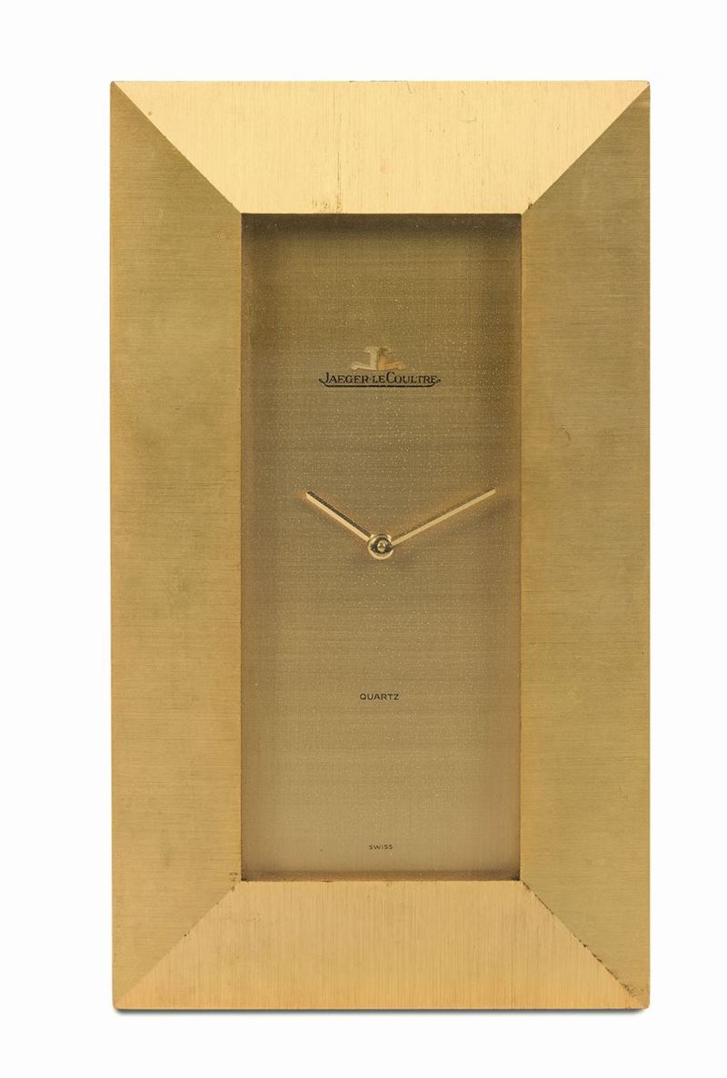 Jaeger LeCoultre. Orologio da tavolo, di forma rettangolare, al quartzo, in ottone dorato. Realizzato nel 1960 circa  - Asta Orologi da polso e da tasca - Cambi Casa d'Aste