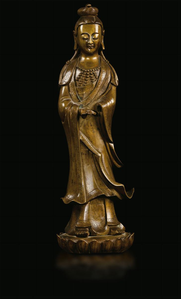 A bronze Guanyin, China, late 1700s  - Auction Fine Chinese Works of Art - Cambi Casa d'Aste