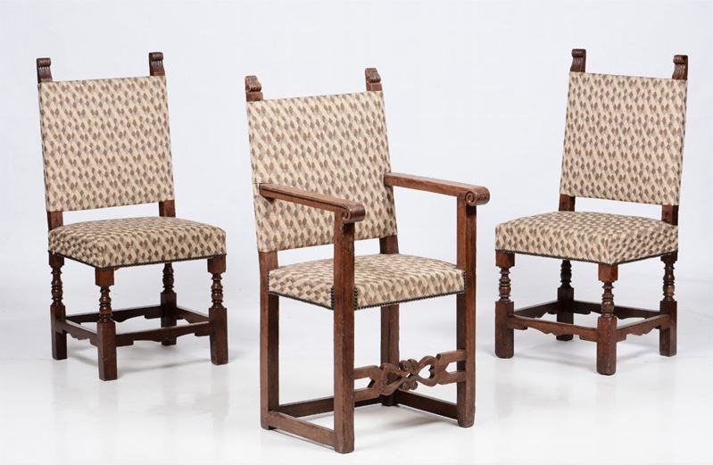 Un seggiolone e due sedie in noce, XIX secpòp  - Auction Furniture - Cambi Casa d'Aste