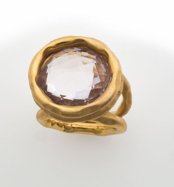 Amethyst and gold ring. Signed Calgaro