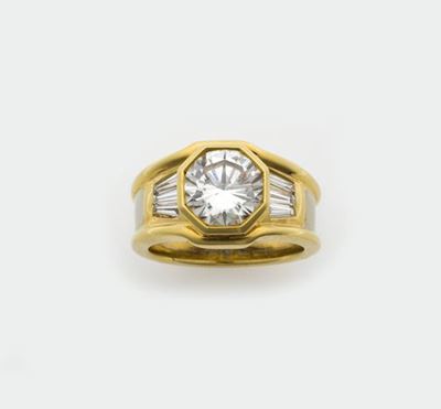 Solitaire Taglio a Brillante di Ct 2.47, Colore J