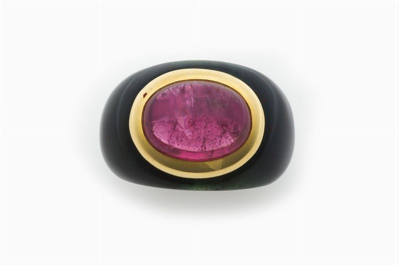 Pink tourmaline, onix and gold ring  - Auction Fine Jewels - Cambi Casa d'Aste