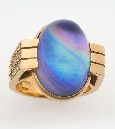 Lunati per Palmerio. Anello con Doppietta, Quarzo Ialino Taglio Cabochon e Madreperla