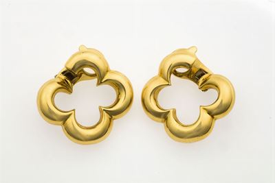 Van Cleef & Arpels. Orecchini Alhambra
