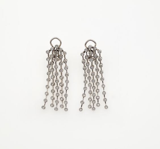 Pair of brilliant-cut diamond pendent earrings  - Auction Fine Jewels - Cambi Casa d'Aste