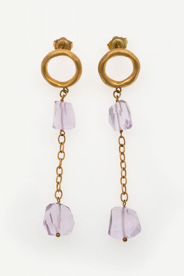 Pair of ametyst and gold pendent earrings