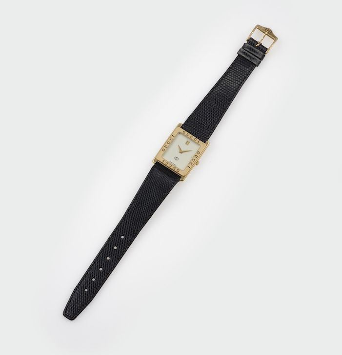 Gucci. Quartz watch  - Auction 100 designer jewels - Cambi Casa d'Aste