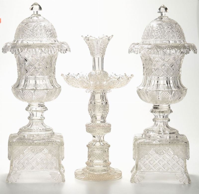 Trittico composto da coppia di vaso in cristallo e alzata, XIX secolo  - Asta Ceramiche e Antichità - Cambi Casa d'Aste