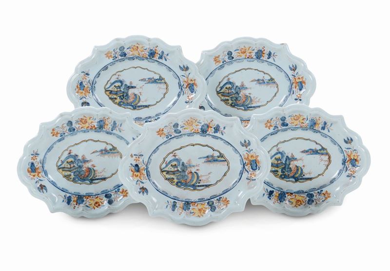 Cinque piatti  Veneto (Nove, manifattura Antonibon?), seconda metà del XVIII secolo  - Asta Maioliche e Porcellane - Cambi Casa d'Aste