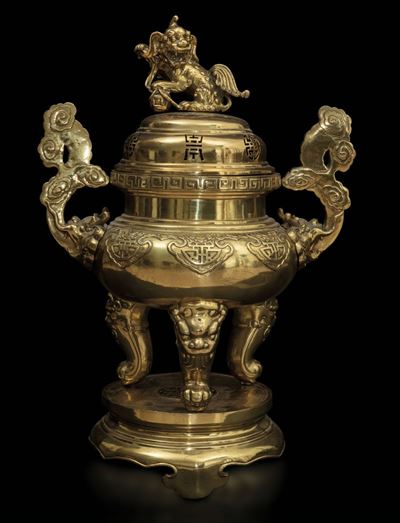 Grande Incensiere in Bronzo Dorato con Coperchio con Presa a Foggia di Cane di Pho e Manici a Gui...