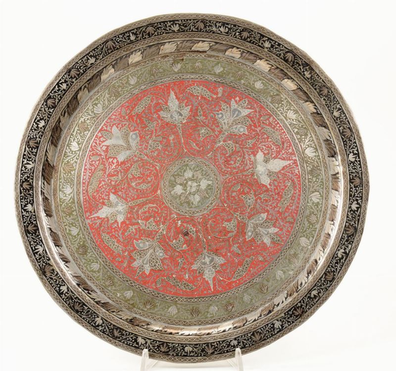 Piatto in metallo, Nord Africa XX secolo  - Auction Fine Art - Cambi Casa d'Aste