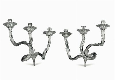Coppia di Appliques da Illuminazione a Tre Bracci in Argento Fuso, Sbalzato e Cesellato. Genova, ...