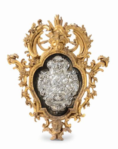Acquasantiera in Argento Sbalzato Entro Cornice in Legno Dorato. Firenze, XVIII Secolo. Marchio d...