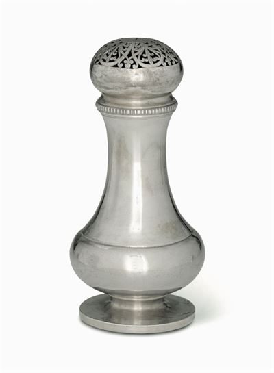 Spargizucchero in Argento Fuso, Sbalzato e Traforato. Vienna 1833, Argentiere Walluifen (?)